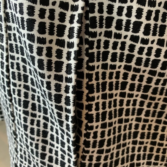 Chico’s Black Geometric Appliqué Full Zipper Lined Jacket - Picture 10 of 16